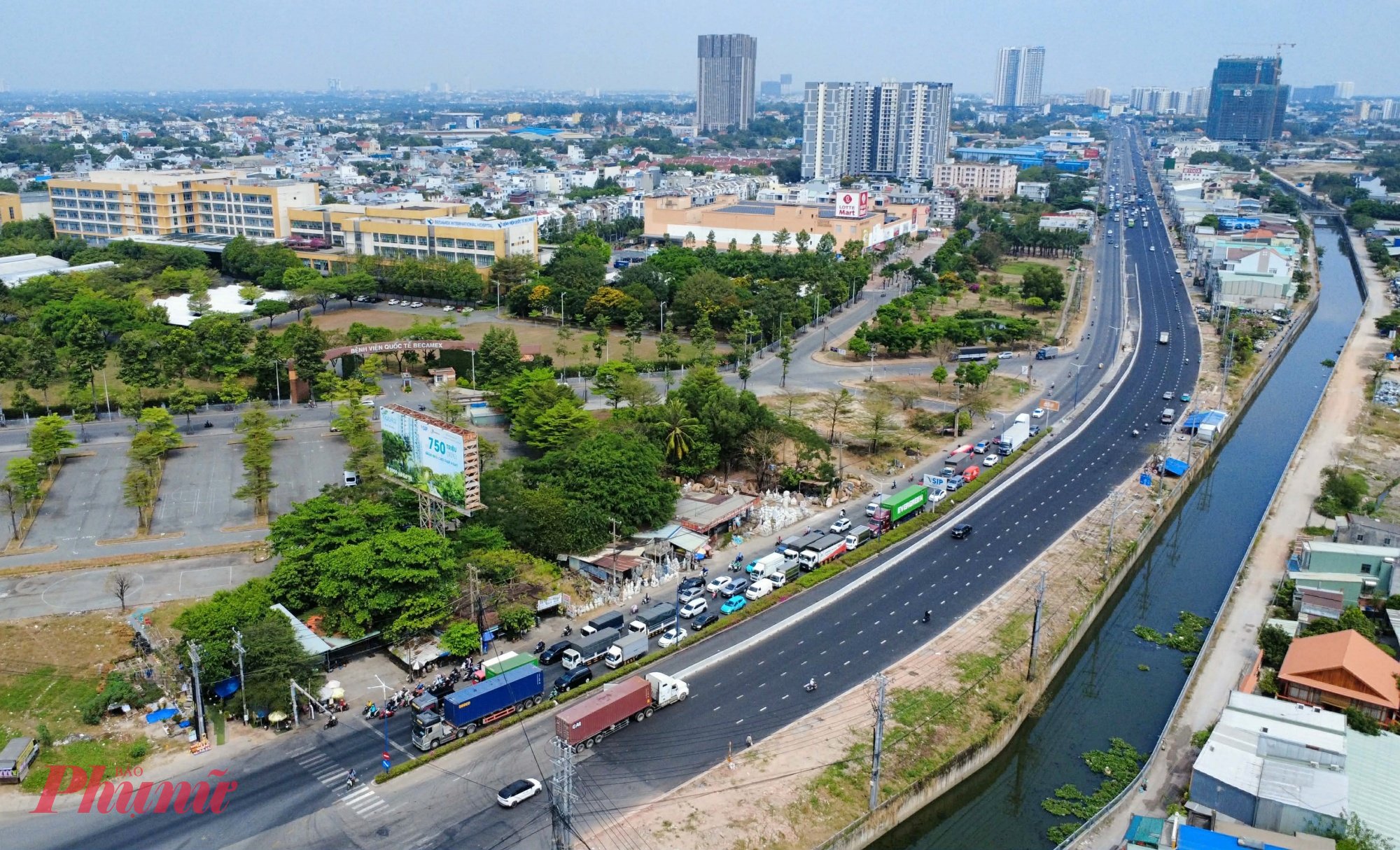 Tại công trường, nhiều đoạn đã hoàn thiện và cho phương tiện lưu thông. Đoạn từ ngã tư cầu Ông Bố đến ngã tư đường Lê Hồng Phong dài khoảng 9km đã hoàn thành mở rộng lên 8 làn xe và cho xe lưu thông. Hiện đang tiếp tục hoàn thiện những hạng mục cuối cùng như vỉa hè, điều chỉnh dải phân cách,...