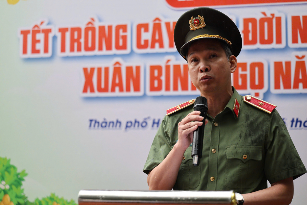 Thiếu tướng Tạ Văn Đẹp - Phó Giám đốc Công an TPHCM phát biểu tại chương trình - Ảnh: Công an TPHCM