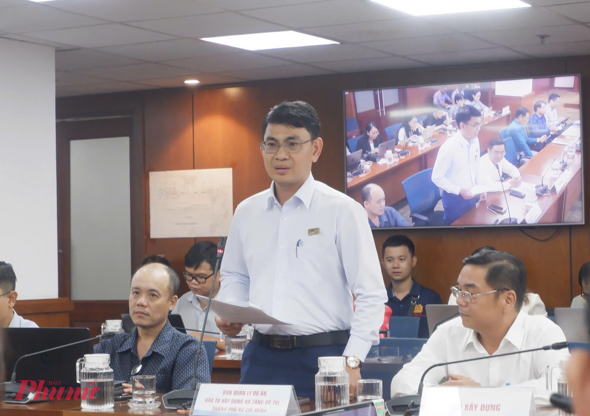 Ông Nguyễn Văn Biên - Phó Trưởng Phòng Phòng Kế hoạch đầu tư Ban quản lý dự án đầu tư xây dựng Hạ tầng đô thị thông tin trong buổi họp báo - Ảnh: Thanh Tâm