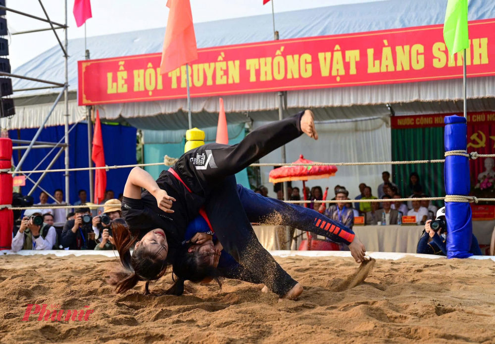 Hội vật làng Sình không chỉ là cuộc tranh tài thể hiện tinh thần thượng võ mà còn là dịp để cộng đồng gắn kết, gìn giữ bản sắc văn hóa truyền thống qua nhiều thế hệ. 