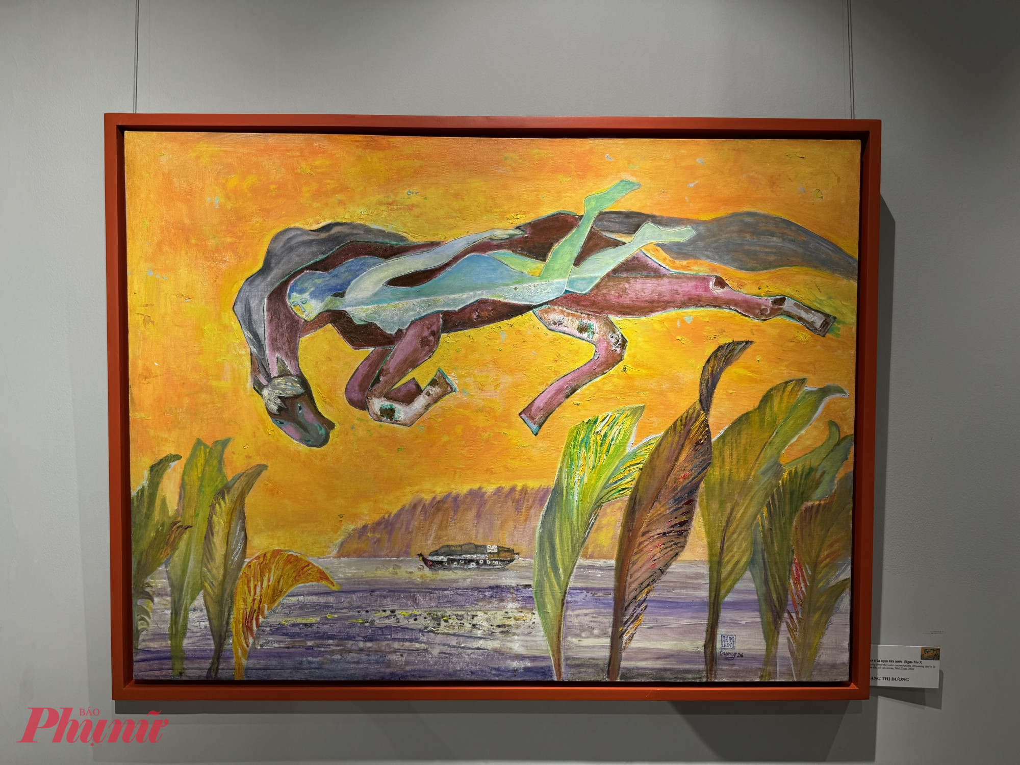 Bên cạnh tả thực, bà cũng thể hiện những ý nghĩ bay bổng trong tranh, thông qua hình ảnh ngựa bay qua ngọn dừa nước, dòng sông trong tranh mang tên Bay trên ngọn dừa nước (Ngựa mơ 3)