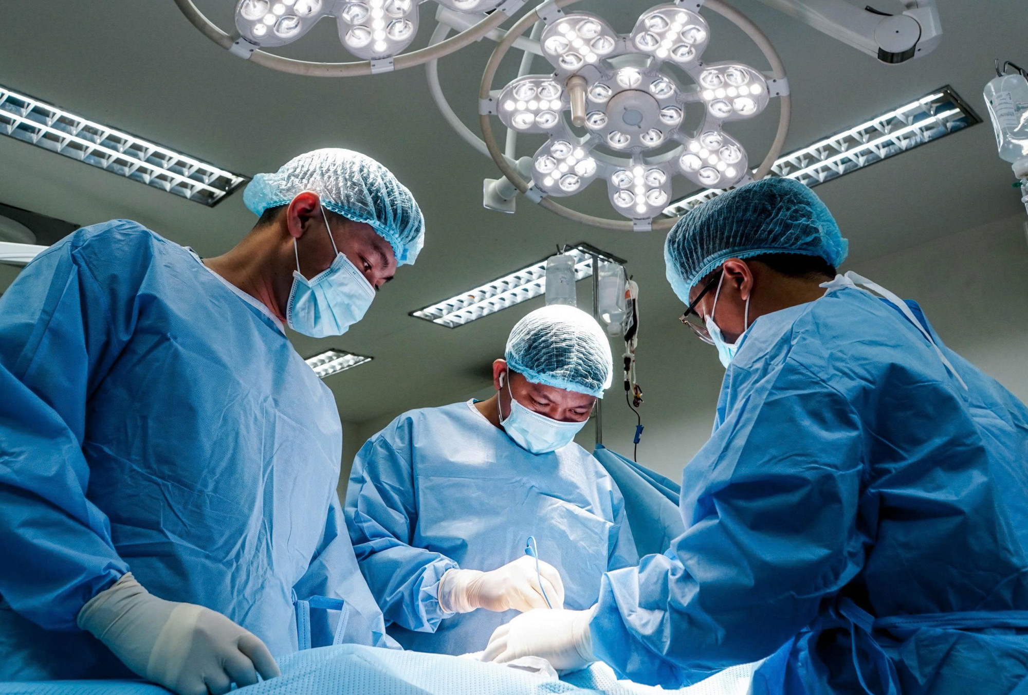 Ca phẫu thuật cứu nam thanh niên khỏi án đoạn chi (ảnh: BVCC)