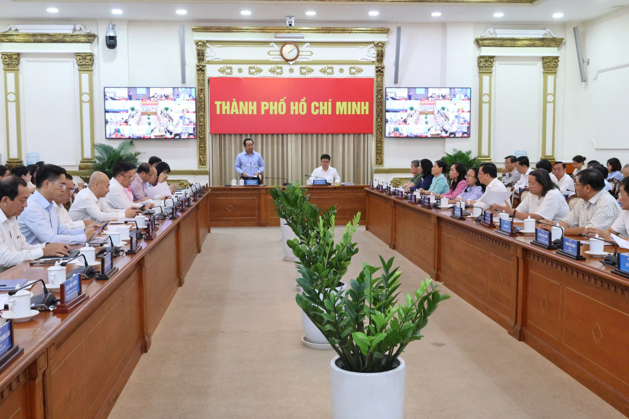 Hội nghị tổng kết công tác tổ chức, chăm lo Tết Nguyên đán Bính Ngọ năm 2026; đồng thời đánh giá tình hình kinh tế - xã hội tháng 2, 2 tháng đầu năm và đề ra nhiệm vụ, giải pháp trọng tâm cho tháng 3/2026 - Ảnh: Web UBND TPHCM