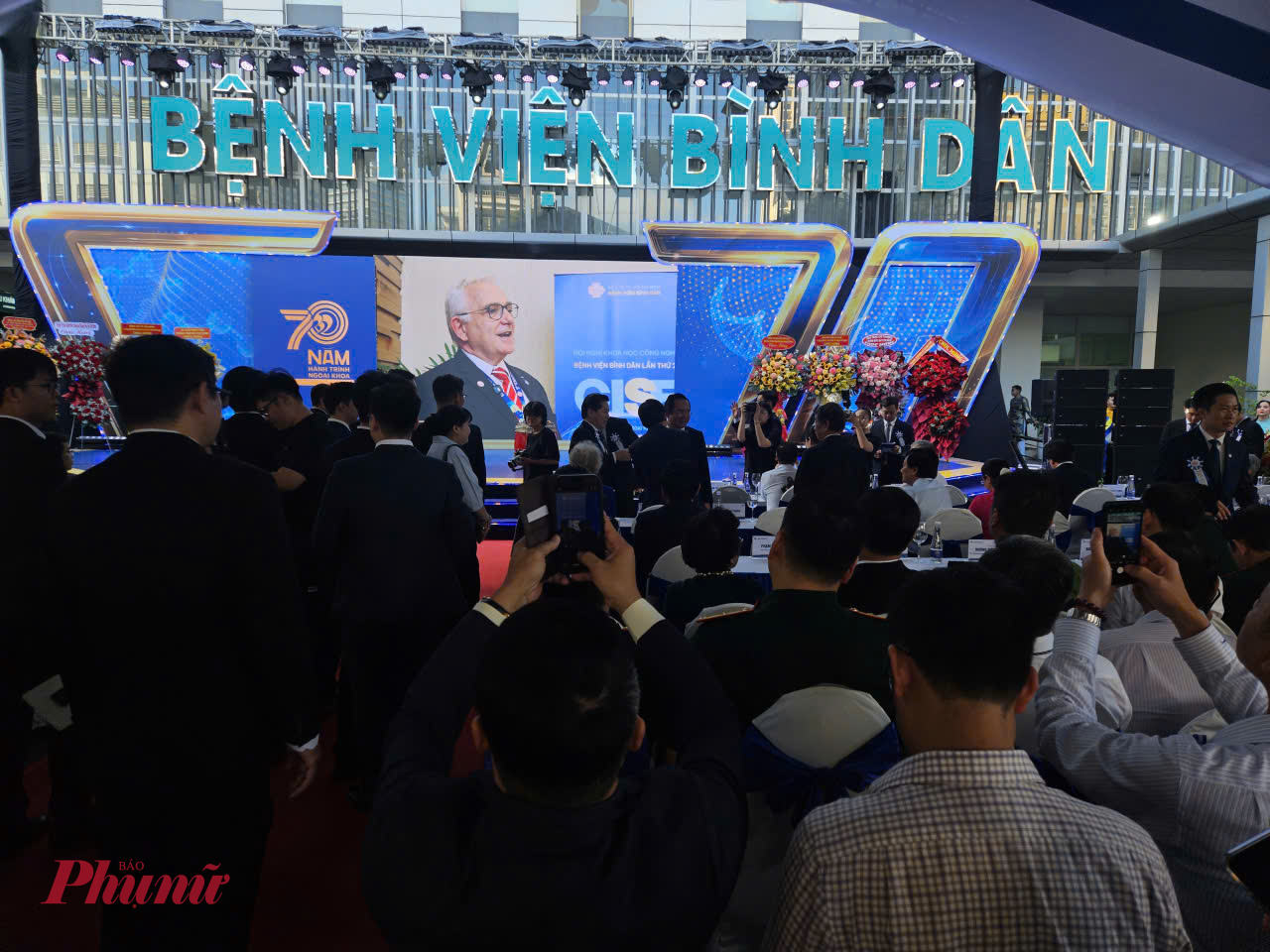 Chuyên gia nước ngoài