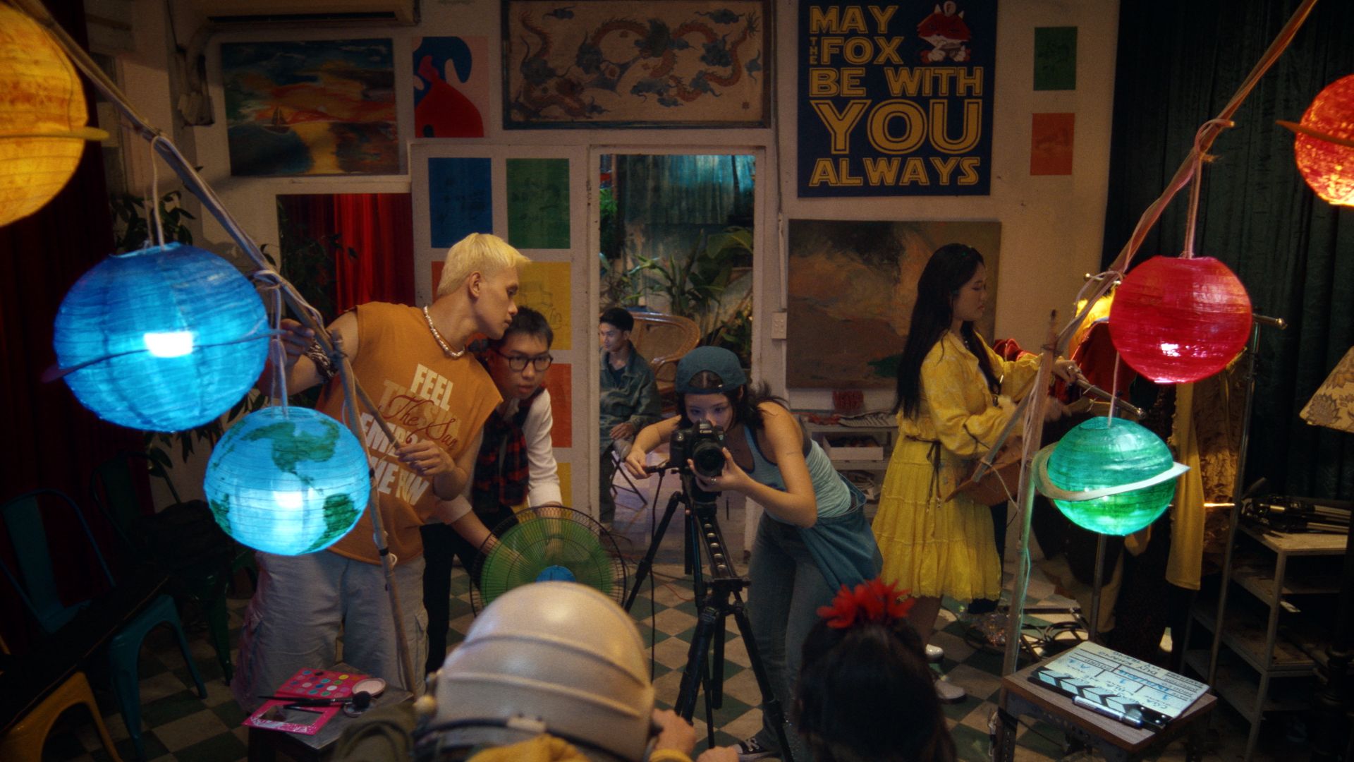 Chuyện phim kể về những người trẻ nhiều mộng mơ 