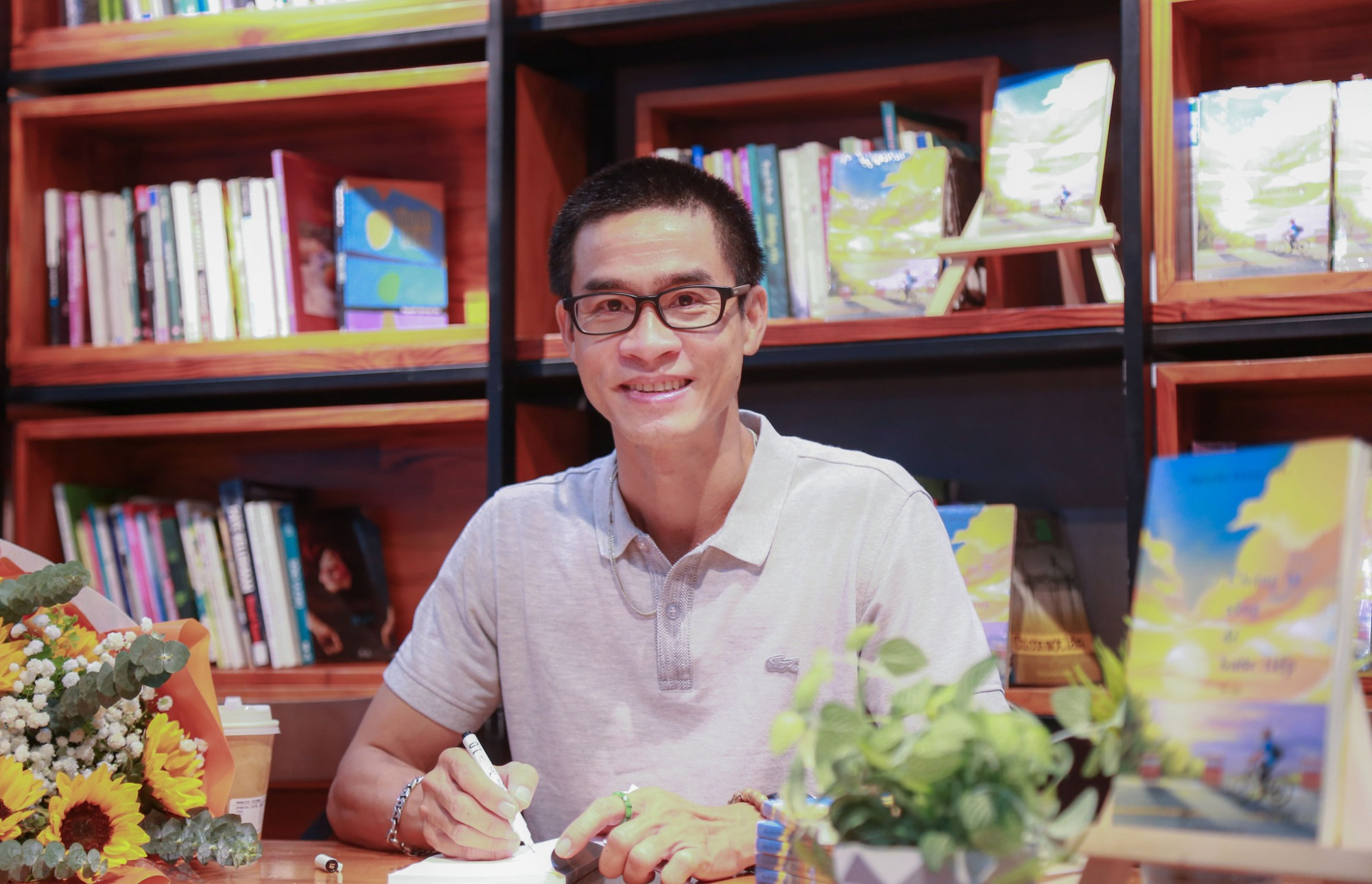 Nhà thơ Nguyễn Phong Việt