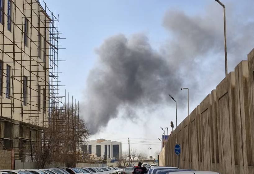 Khói bốc lên sau một vụ nổ ở Tehran ngày 28/2/2026. Ảnh: Getty Images