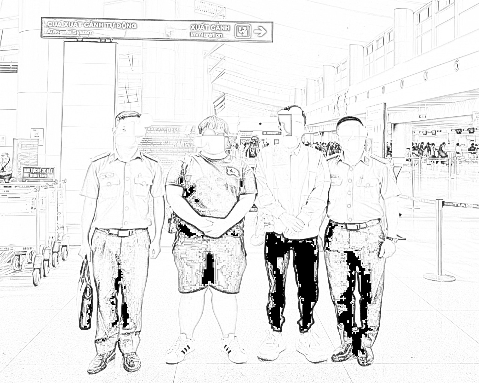 T.B.W. (25 tuổi) và C.Y.M.bị trục xuất tại Sân bay Tân Sơn Nhất - Ảnh CACC