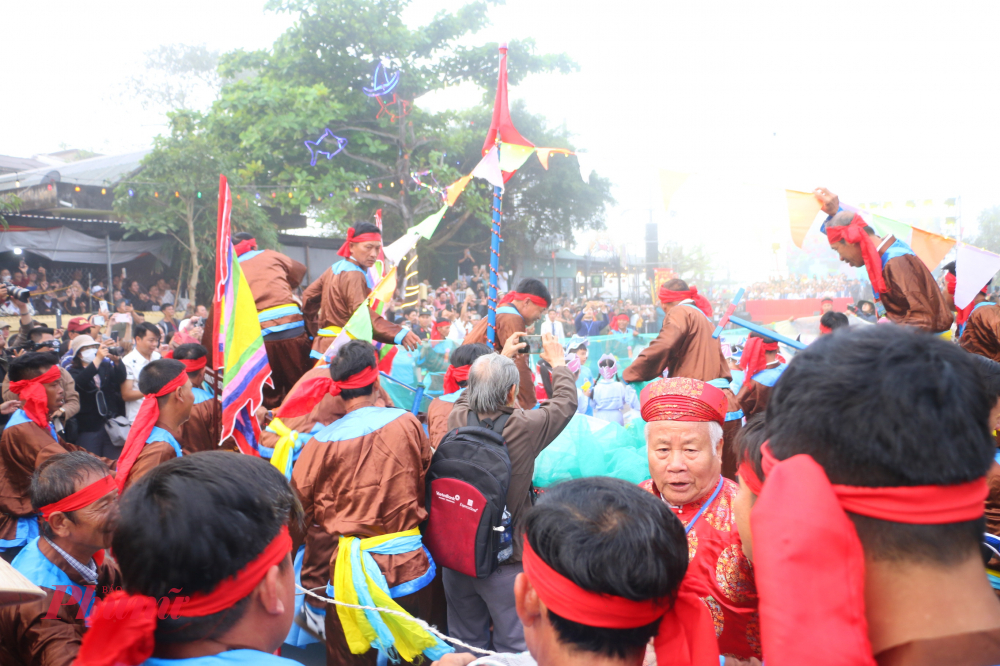 Làng Thai Dương (nay thuộc phường Thuận An, thành phố Huế) nổi tiếng với truyền thống đánh bắt hải sản lâu đời. Lễ hội Cầu Ngư nơi đây được tổ chức nhằm tưởng nhớ công đức các bậc tiền nhân khai canh, khai nghề, đồng thời cầu cho mưa thuận gió hòa, biển lặng sóng yên, ngư dân ra khơi bình an, tôm cá đầy khoang.