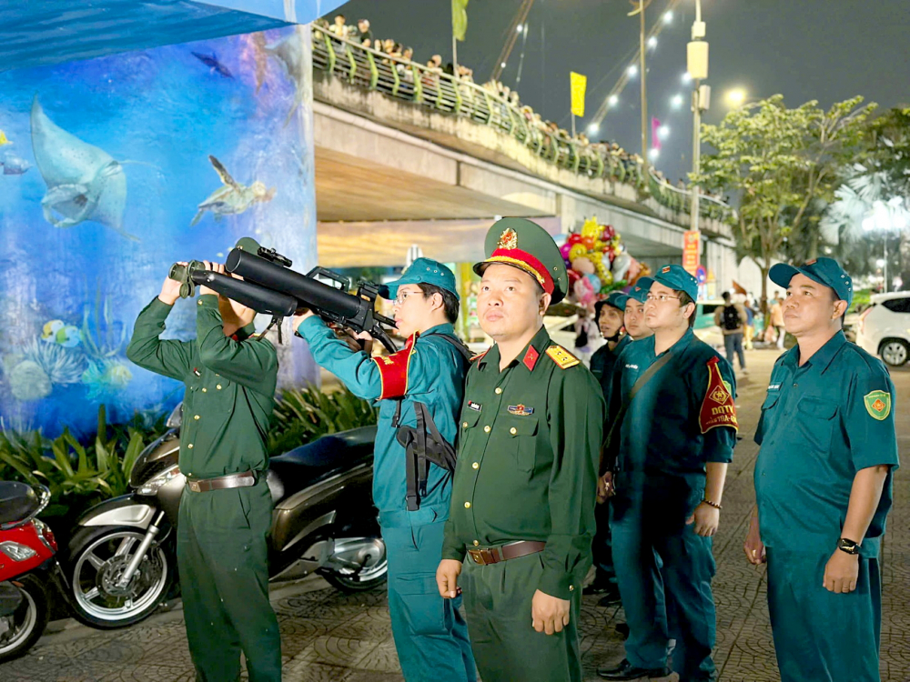 TP Đà Nẵng: Mạnh tay xử lý UAV trái phép để đảm bảo an toàn bay Bộ Chỉ huy quân sự TP Đà Nẵng tổ chức trực 24/24 giờ, trang bị súng chế áp UAV, tại các khu vực trọng điểm về quốc phòng, an ninh, các khu vực cấm bay, hạn chế bay…