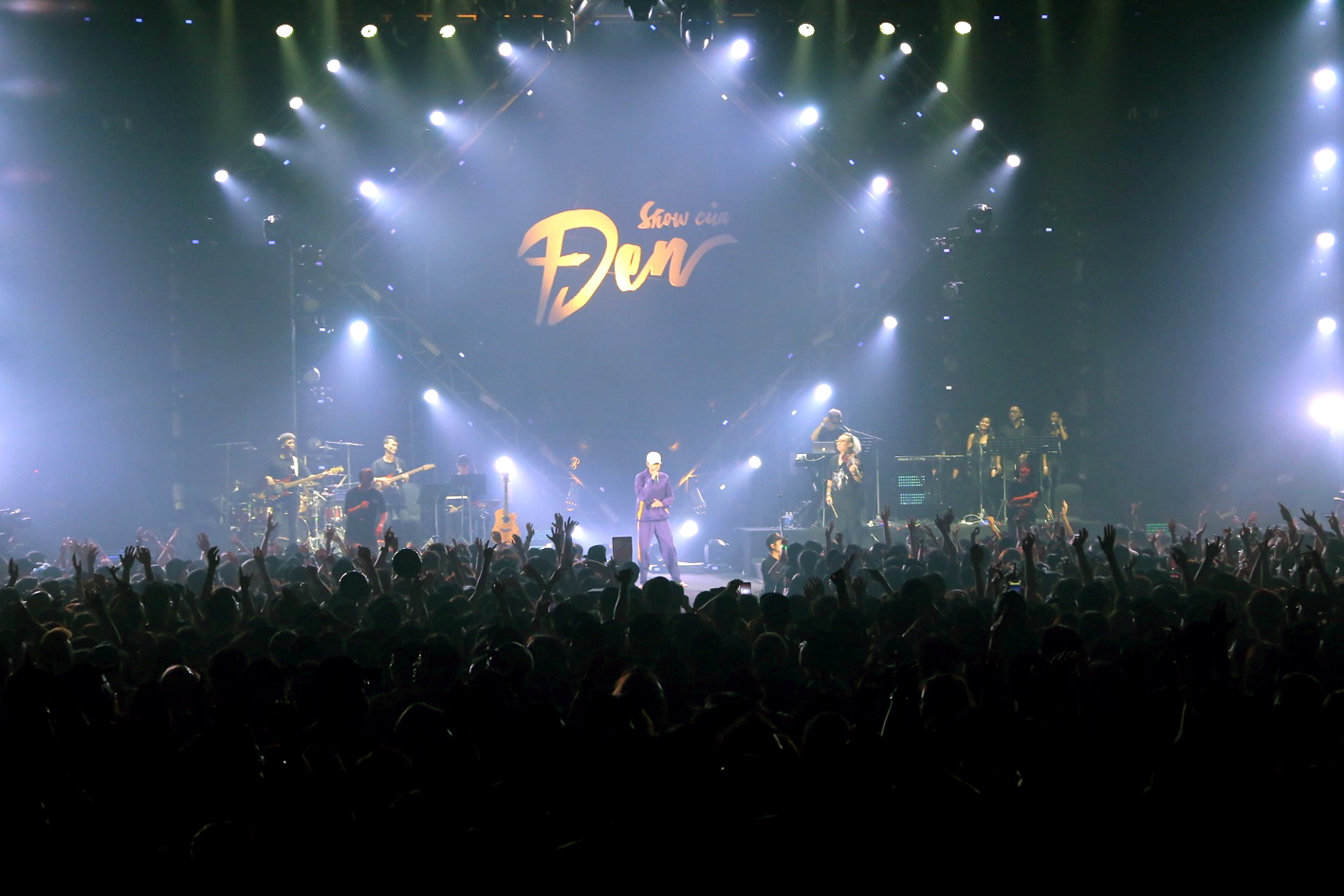 Đen Vâu sở hữu cộng đồng người hâm mộ hùng hậu và văn minh - ẢNH: DIỄM MI