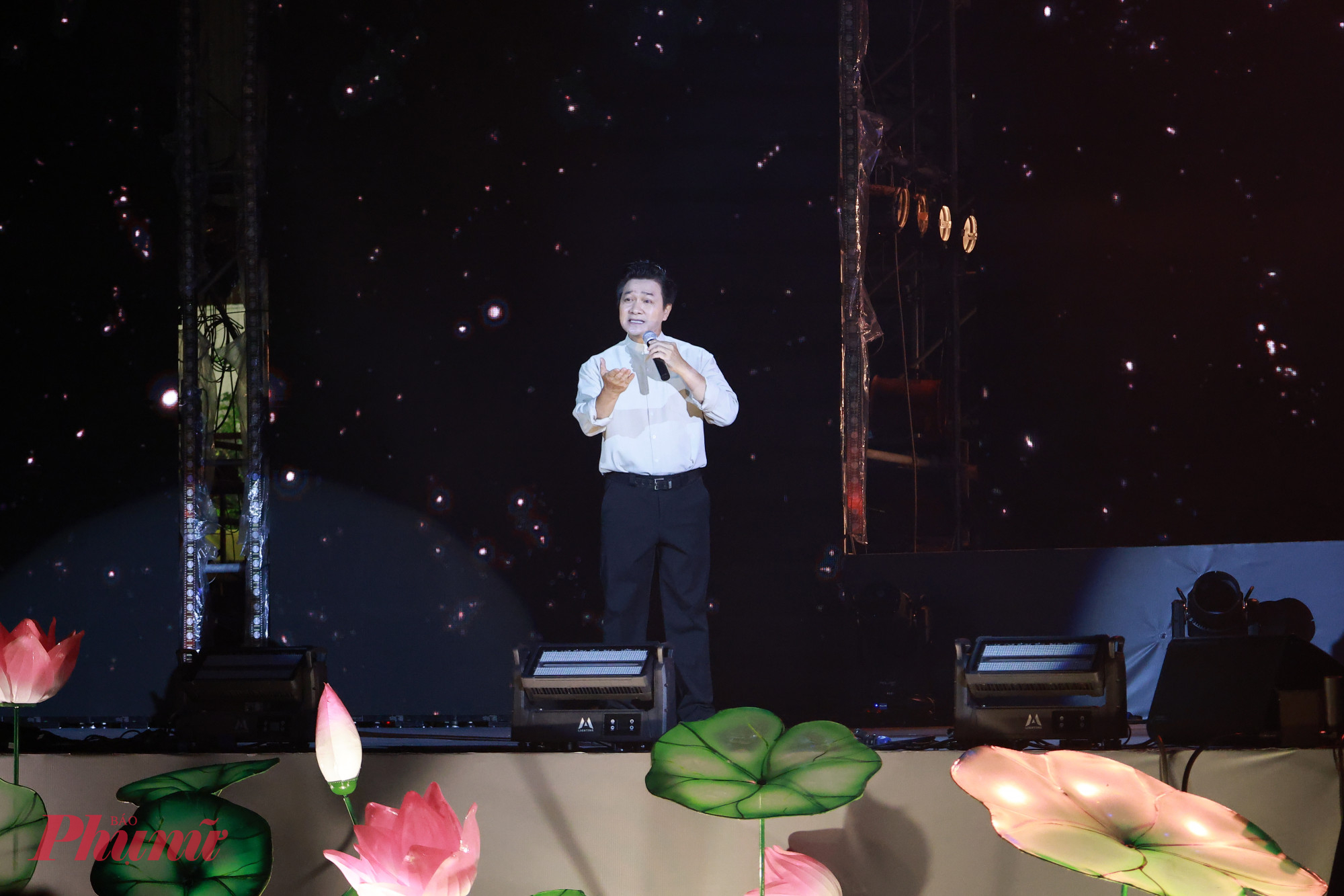 Tiết mục sử dụng các bài thơ Ngắm trăng, Đi đường và Giải đi sớm trong Nhật ký trong tù của Hồ Chí Minh 