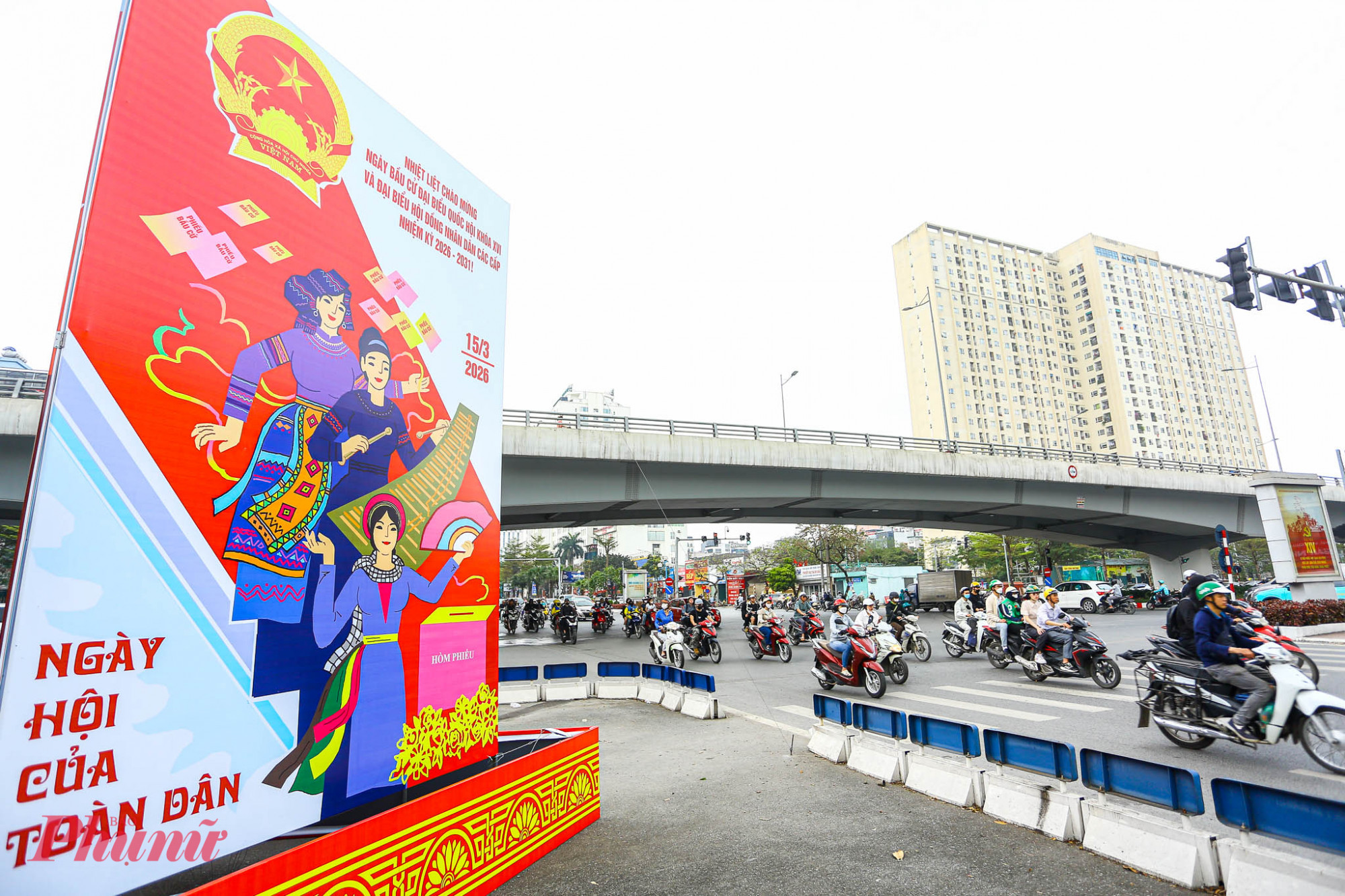 Với sự chuẩn bị chủ động, công khai, minh bạch cùng sự phối hợp chặt chẽ giữa chính quyền và nhân dân, các điểm bầu cử trên địa bàn Hà Nội đang từng bước hoàn thiện các điều kiện cần thiết, sẵn sàng cho ngày bầu cử theo đúng quy định.