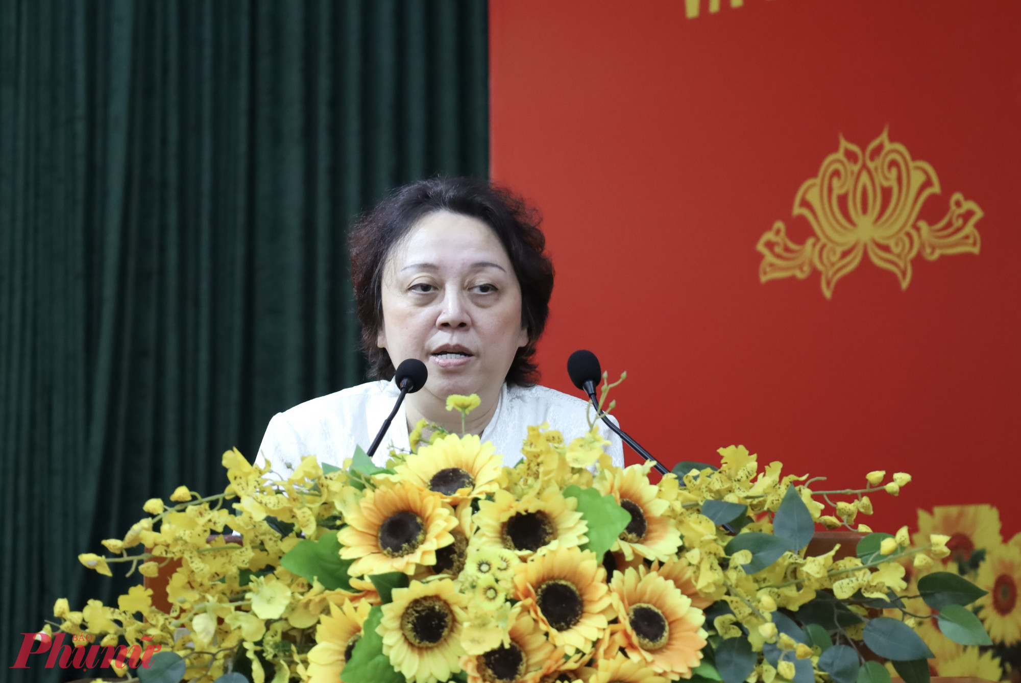 Bà Phạm Khánh Phong Lan chia sẻ các định hướng hoàn thiện chính sách y tế và an toàn thực phẩm - Ảnh: Thanh Tâm