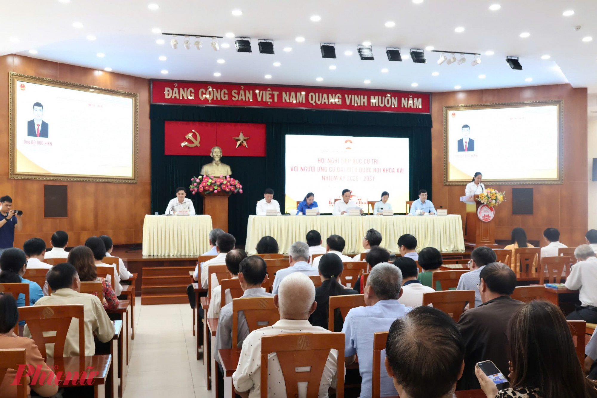 Quang cảnh buổi tiếp xúc cử tri chiều 2/3 - Ảnh: Thanh Tâm