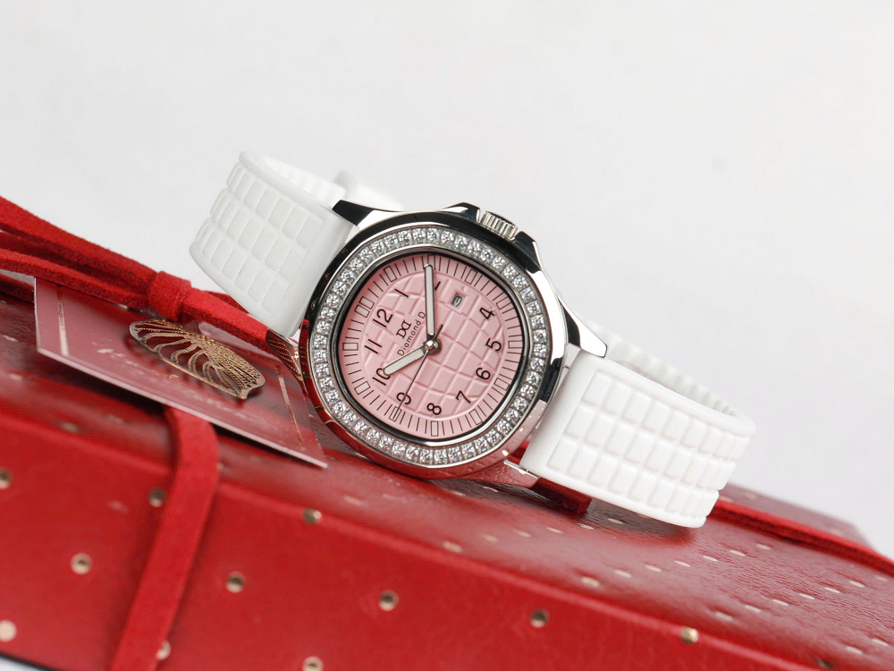 Đồng hồ Diamond D DM1012S-P - sắc hồng thanh lịch tôn lên nét ngọt ngào, rạng rỡ trong từng khoảnh khắc