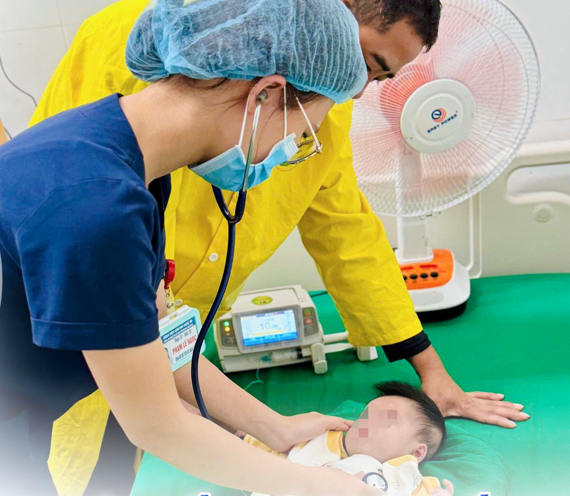 Sau hơn nửa tháng điều trị tích cực, bé gái 4 tháng tuổi đã ổn định sức khỏe - Ảnh: H.Yến