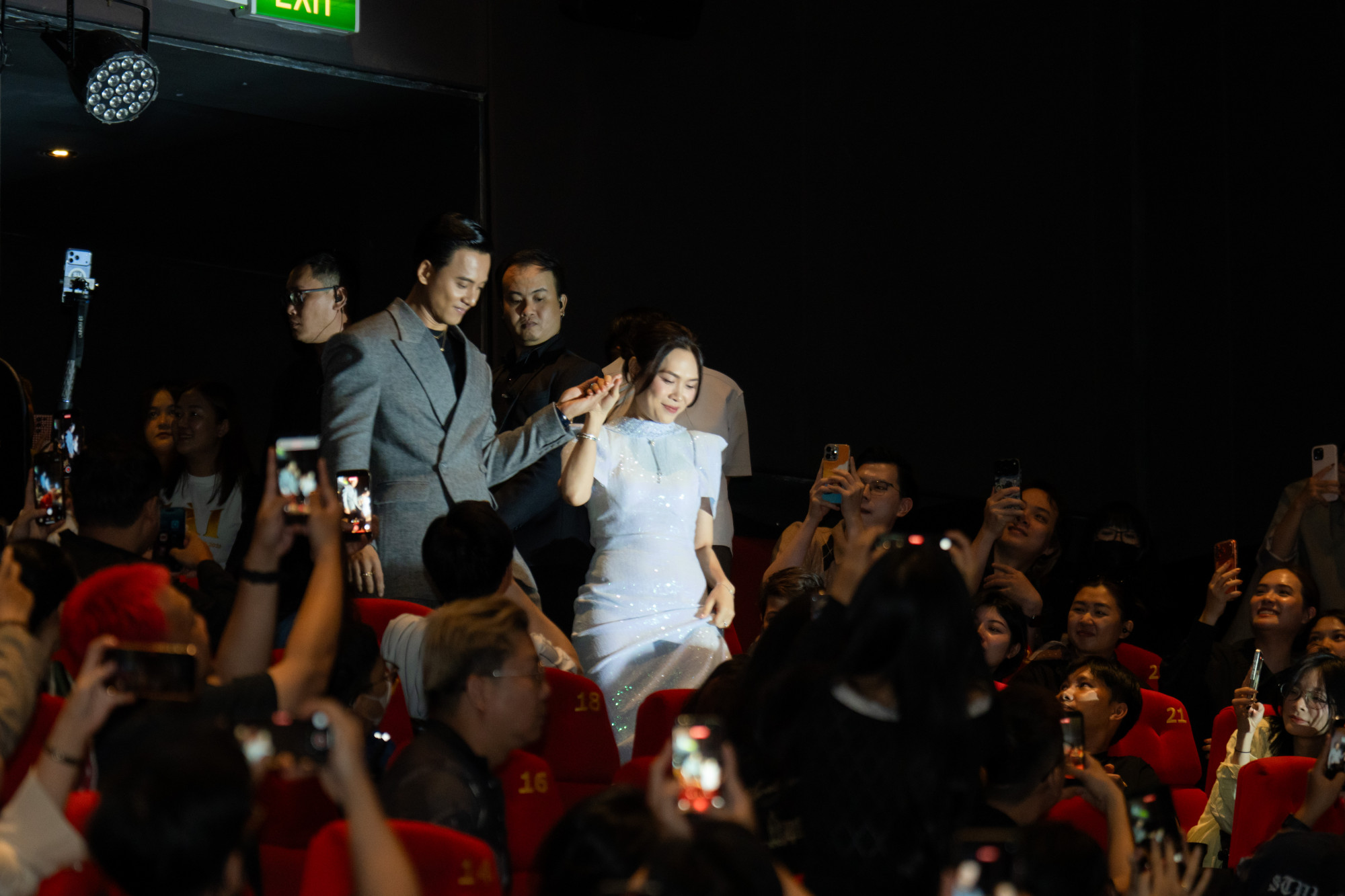 Sự xuất hiện của Mỹ Tâm và Mai Tài Phến tại buổi ra mắt được chào đón nồng nhiệt