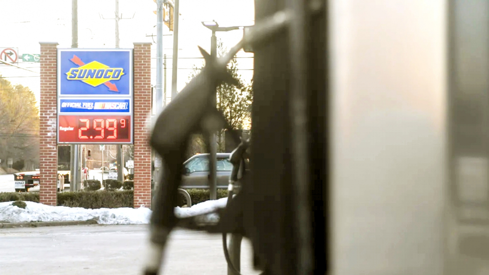 Giá xăng tại khu vực Media, bang Pennsylvania (Mỹ) đã tăng vào ngày 2/3/2026 - Ảnh: Matthew Hatcher/Bloomberg/Getty Images