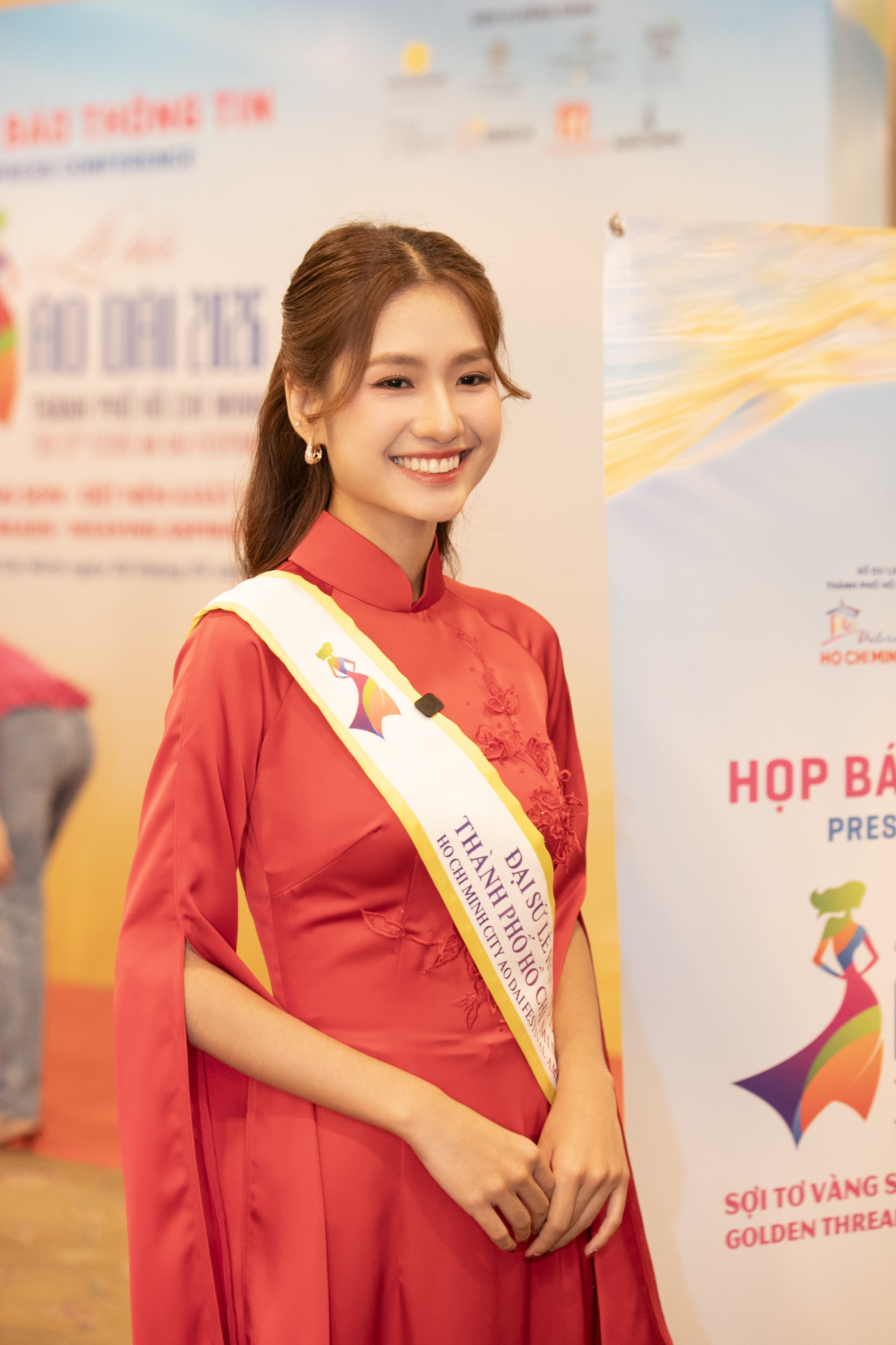 Phát biểu tại sự kiện, cô xúc động cho biết áo dài với cô không chỉ là trang phục, mà là biểu trưng của tâm hồn Việt, mềm mại nhưng bền bỉ, truyền thống song hành cùng đổi mới.