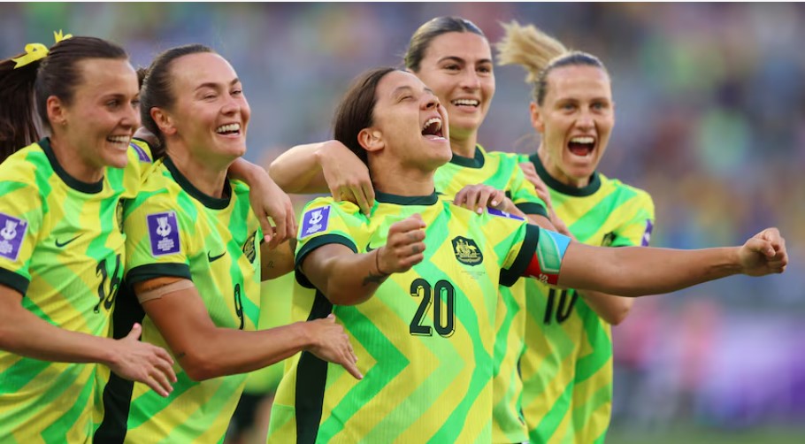 ềm vui của các tuyển thủ Úc trong trận thắng Philippines 1-0 ngày khai mạc giải - Ảnh: Getty Images)