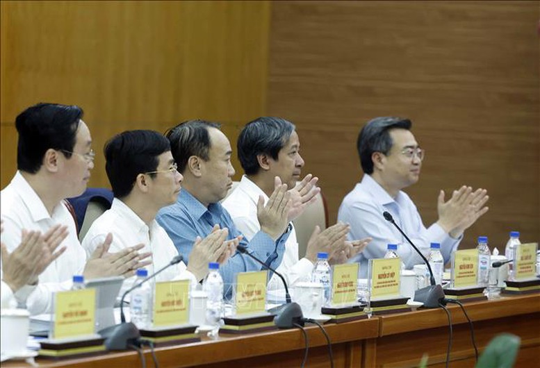 Các đại biểu tham dự cuộc làm việc - Ảnh: TTXVN