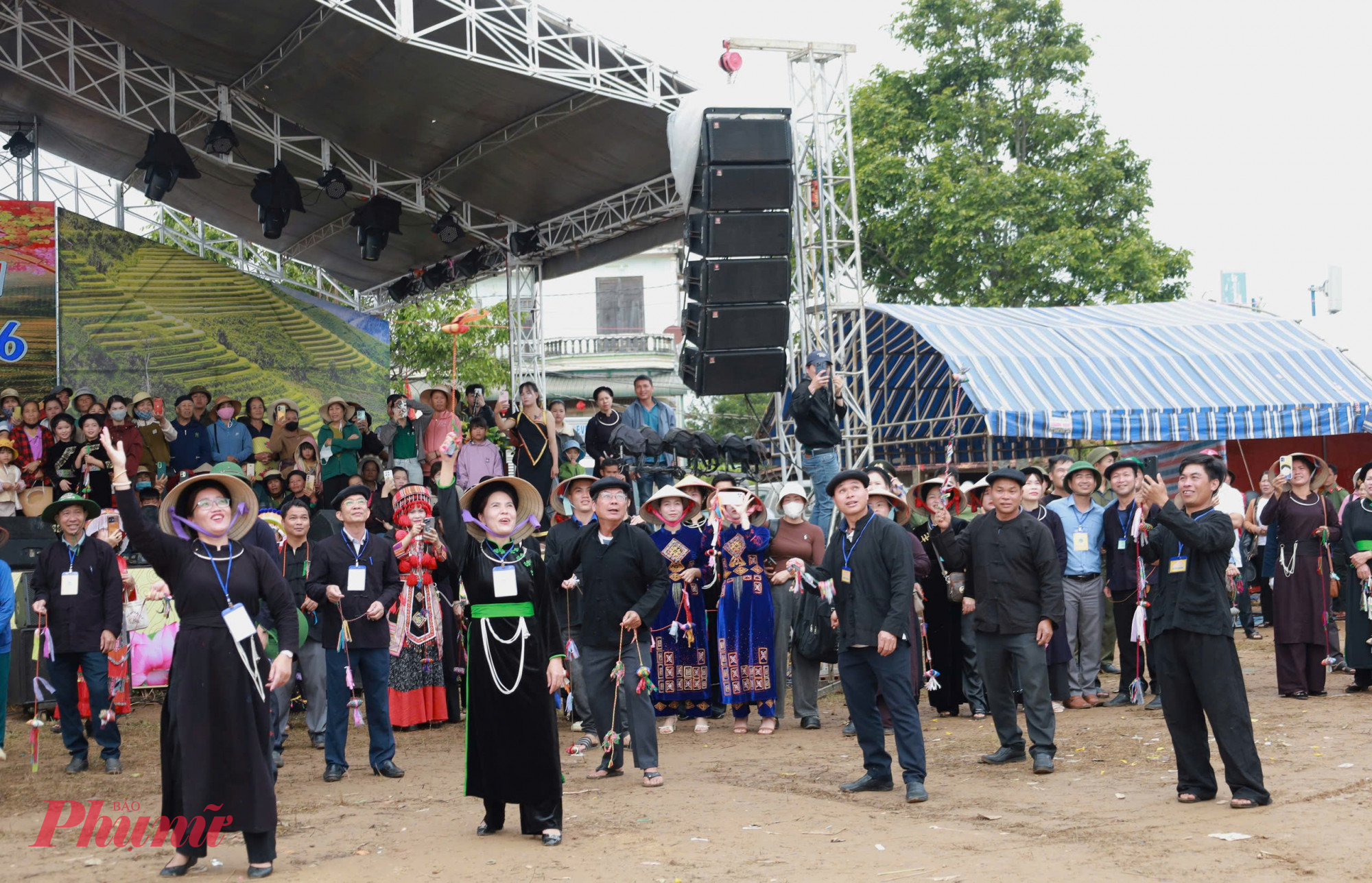 Những năm qua, cộng đồng các dân tộc trên địa bàn xã Tam Giang luôn nỗ lực gìn giữ, bảo tồn những giá trị văn hóa truyền thống lâu đời, hướng tới các giá trị chân – thiện – mỹ trong đời sống tinh thần - ảnh: T.H.