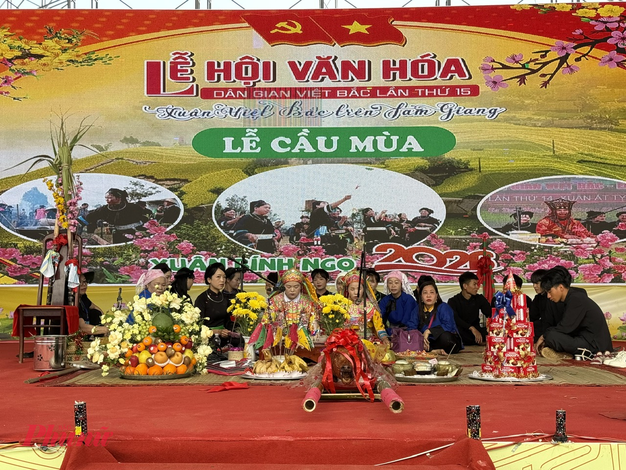 Lễ hội gồm hai phần chính. Phần lễ giữ vai trò cốt lõi, tái hiện sinh động đời sống tín ngưỡng dân gian của đồng bào các dân tộc phía Bắc - ảnh: T.H.