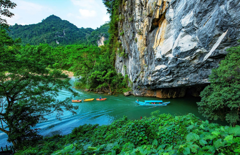 7. Phong Nha