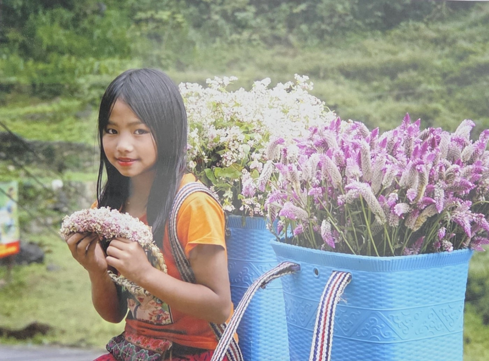 Tác phẩm Dâng lễ đầu năm - tác giả Phạm Thúy Diễm