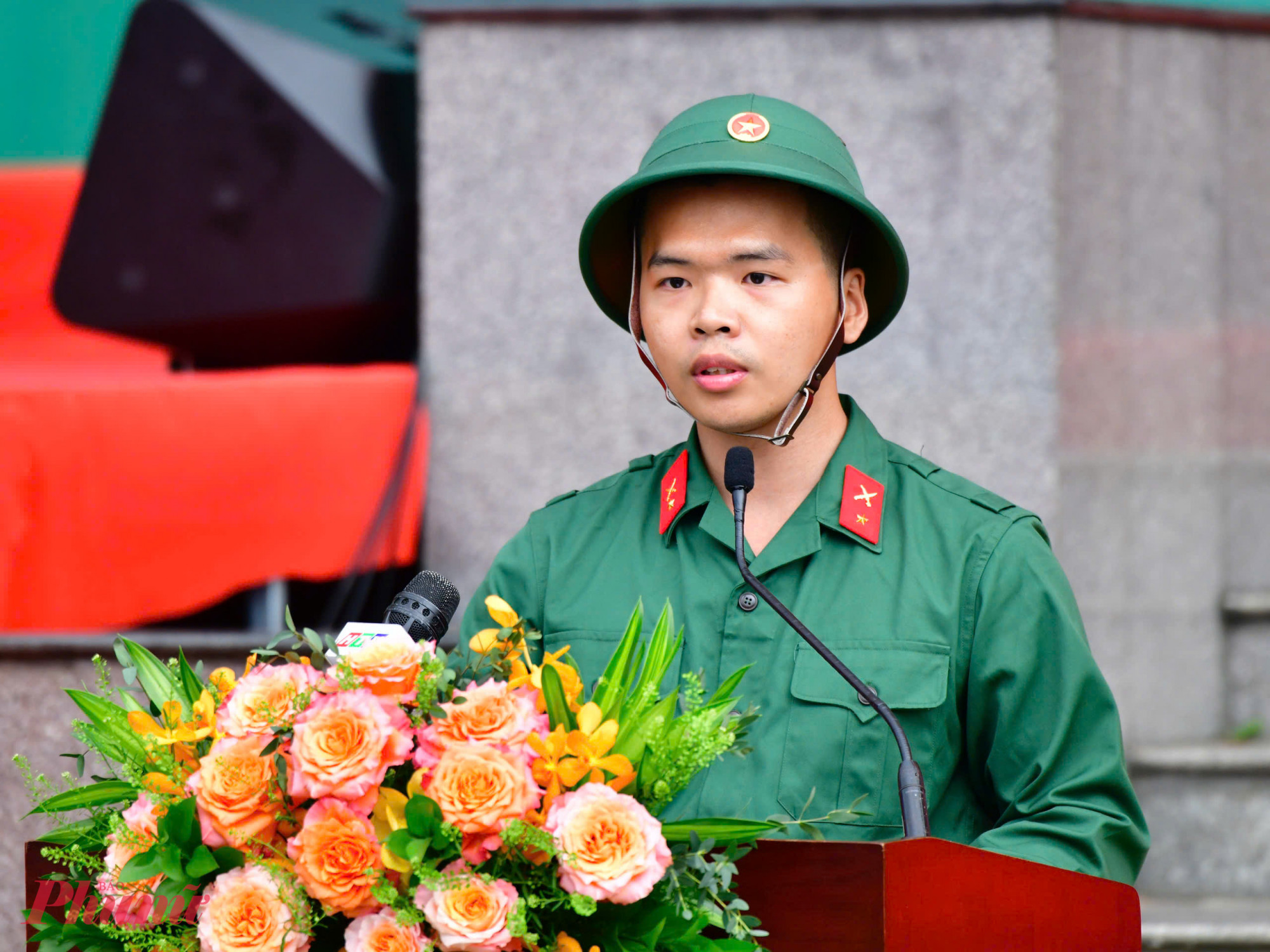 Tân binh Phạm Trà Trúc Sơn đại diện thanh niên phát biểu cảm nghĩ ngày nhập ngũ