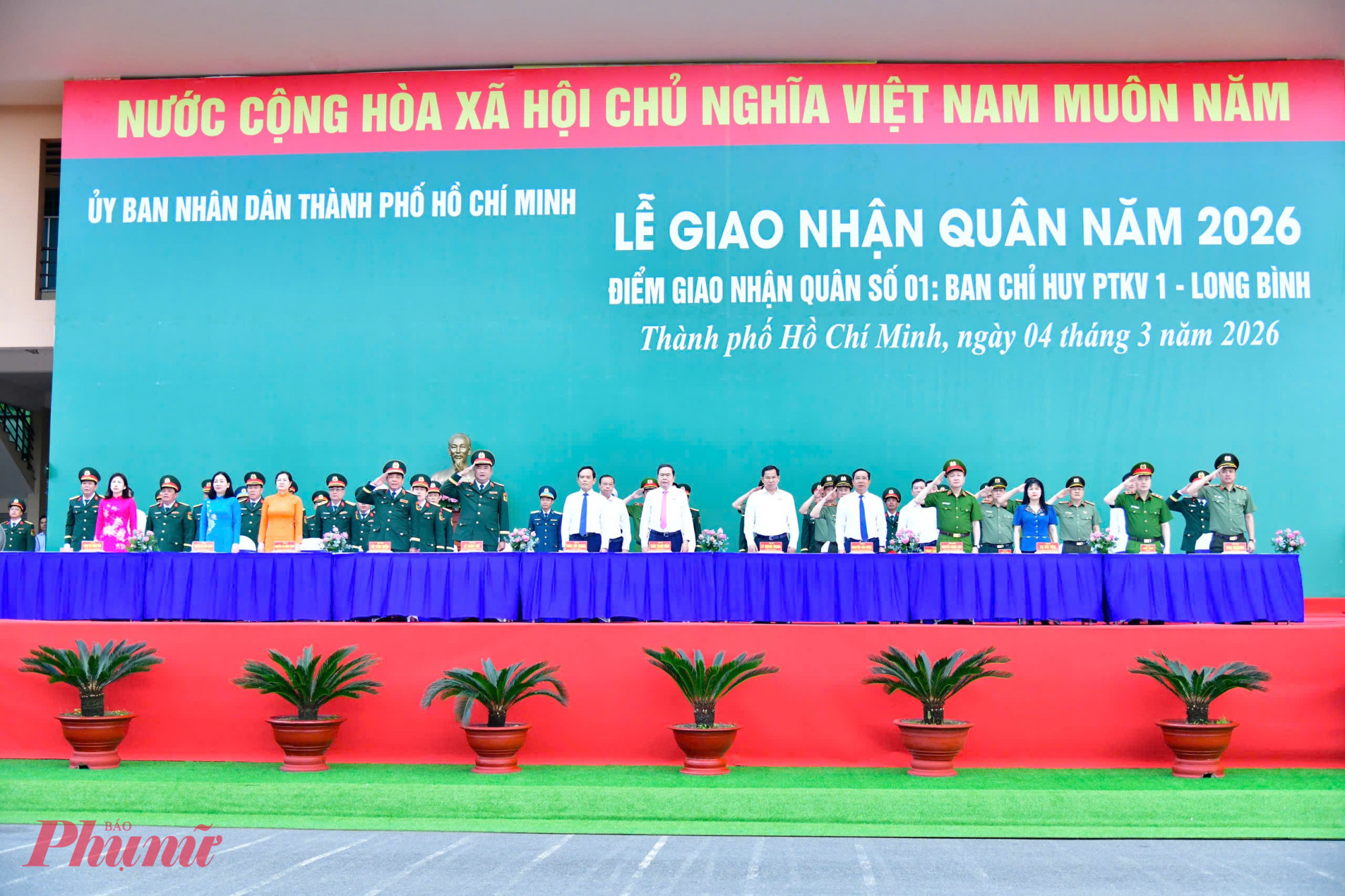 Lãnh đạo Trung ương và TPHCM tham dự lễ giao nhận quân năm 2026 