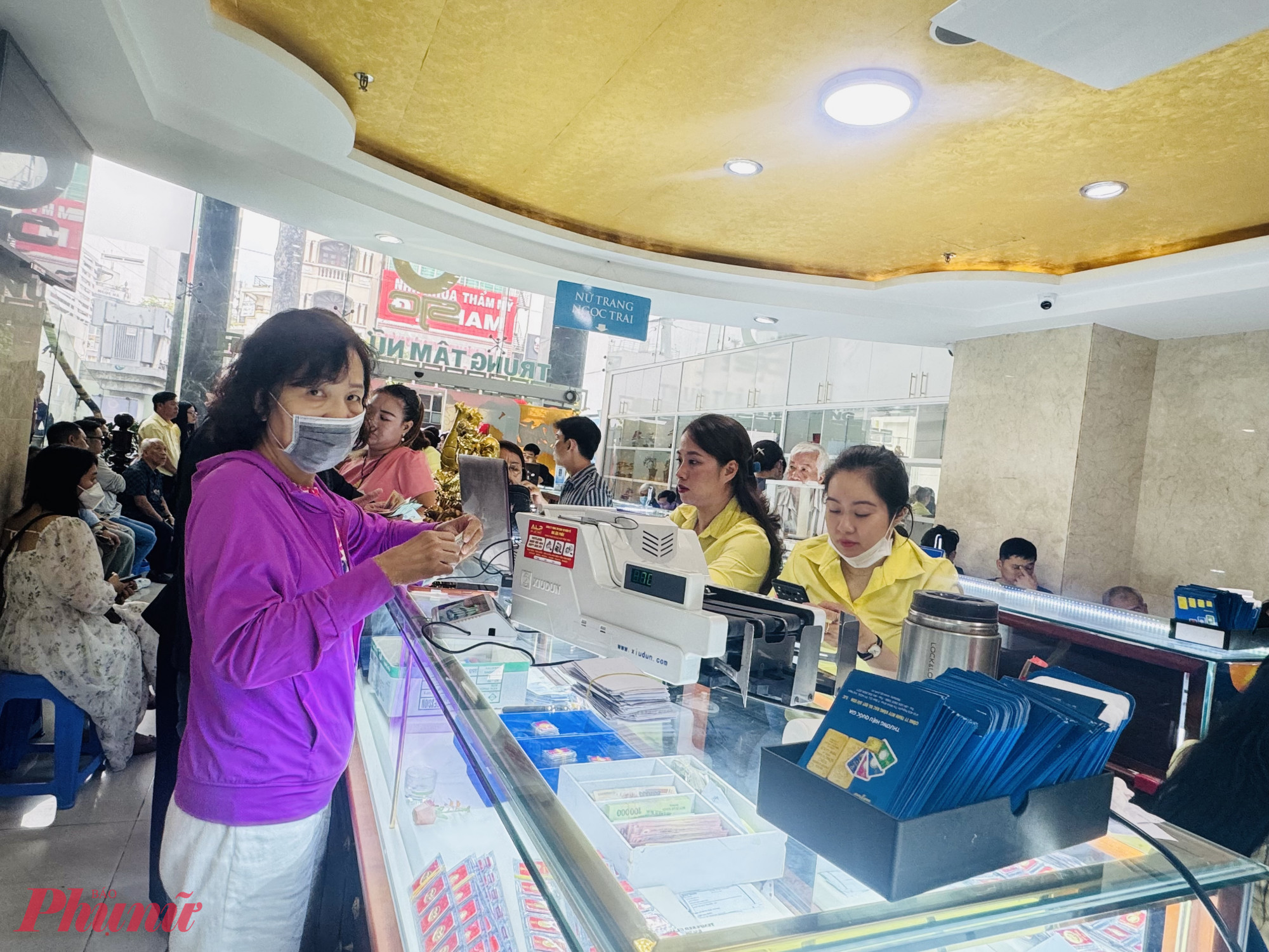 Giá vàng giảm mạnh 5 triệu đồng/lượng chỉ sau 1 đêm - Ảnh: Thanh Hoa