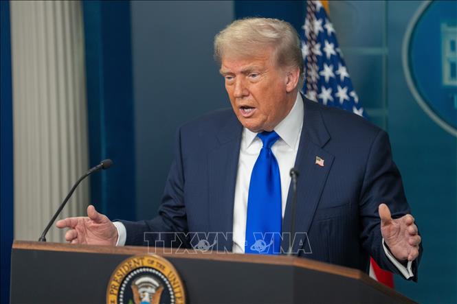 Tổng thống Mỹ Donald Trump phát biểu trong cuộc họp báo tại Nhà Trắng - Ảnh: THX/TTXVN