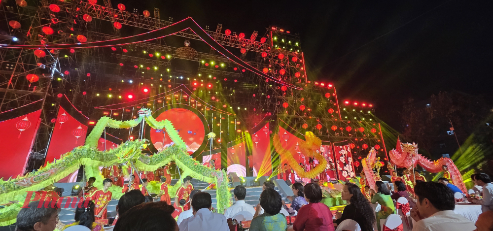 Các đoàn Lân - Sư - Rồng