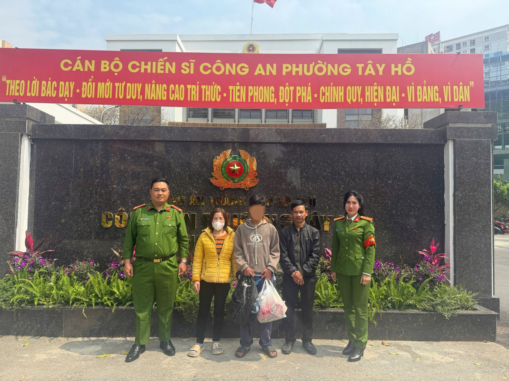 3 cháu nhỏ đã trở về gia đình an toàn. Ảnh: Công an cung cấp