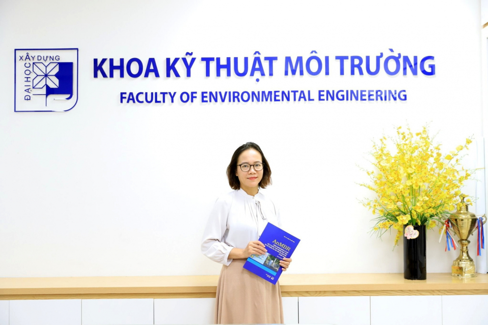 Giáo sư  Trần Thị Việt Nga 