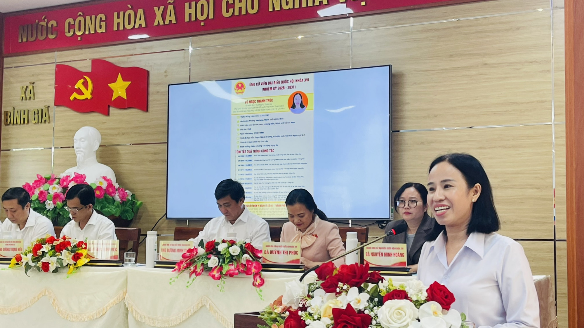 Bà Võ Ngọc Thanh Trúc - tiếp xúc cử tri tại xã Bình Giã 