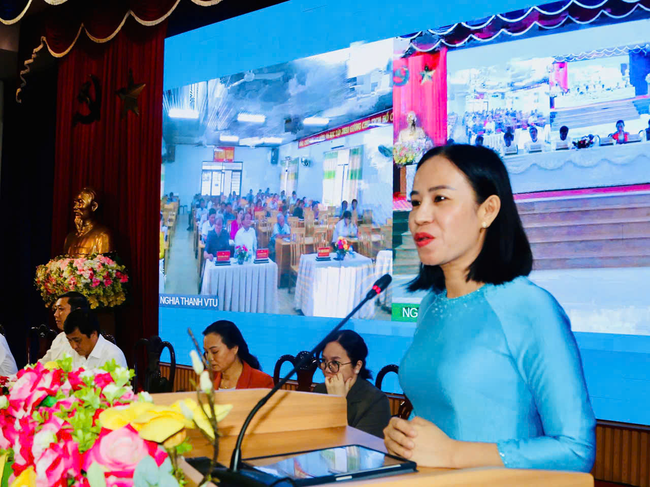 Bà Võ Ngọc Thanh Trúc tham gia tiếp xúc cử tri tại xã Ngãi Giao - Ảnh: T.T