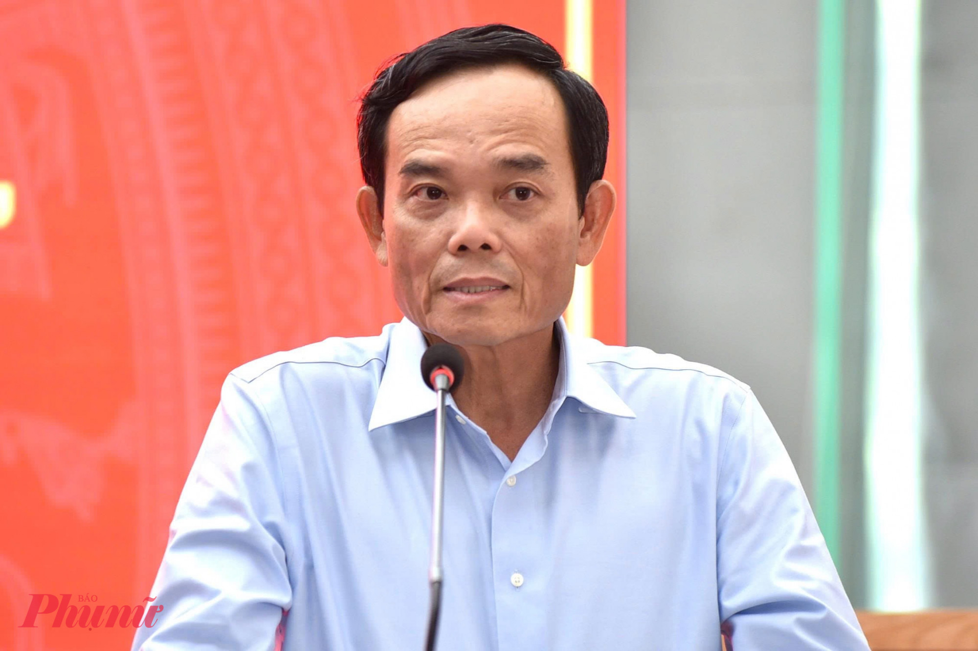 Bí thư Thành ủy TPHCM Trần Lưu Quang trao đổi với cử tri về các vấn đề đô thị, nhà ở và dự án treo tại khu vực trung tâm thành phố.