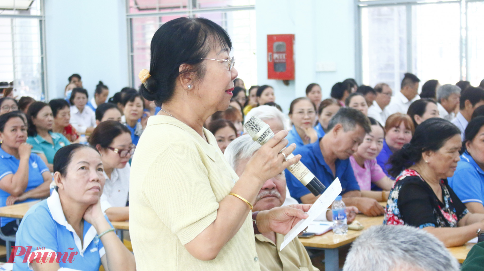 Cử tri Thi Thị Tuyết Nhung (khu phố 57) chia sẻ ý kiến