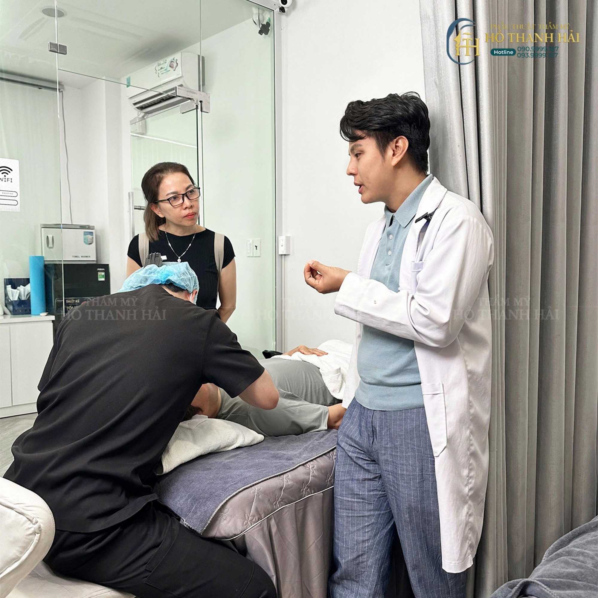 Hồ Thanh Hải trao đổi kỹ lưỡng trong quá trình theo dõi và chăm sóc khách hàng - Ảnh: nhân vật cung cấp