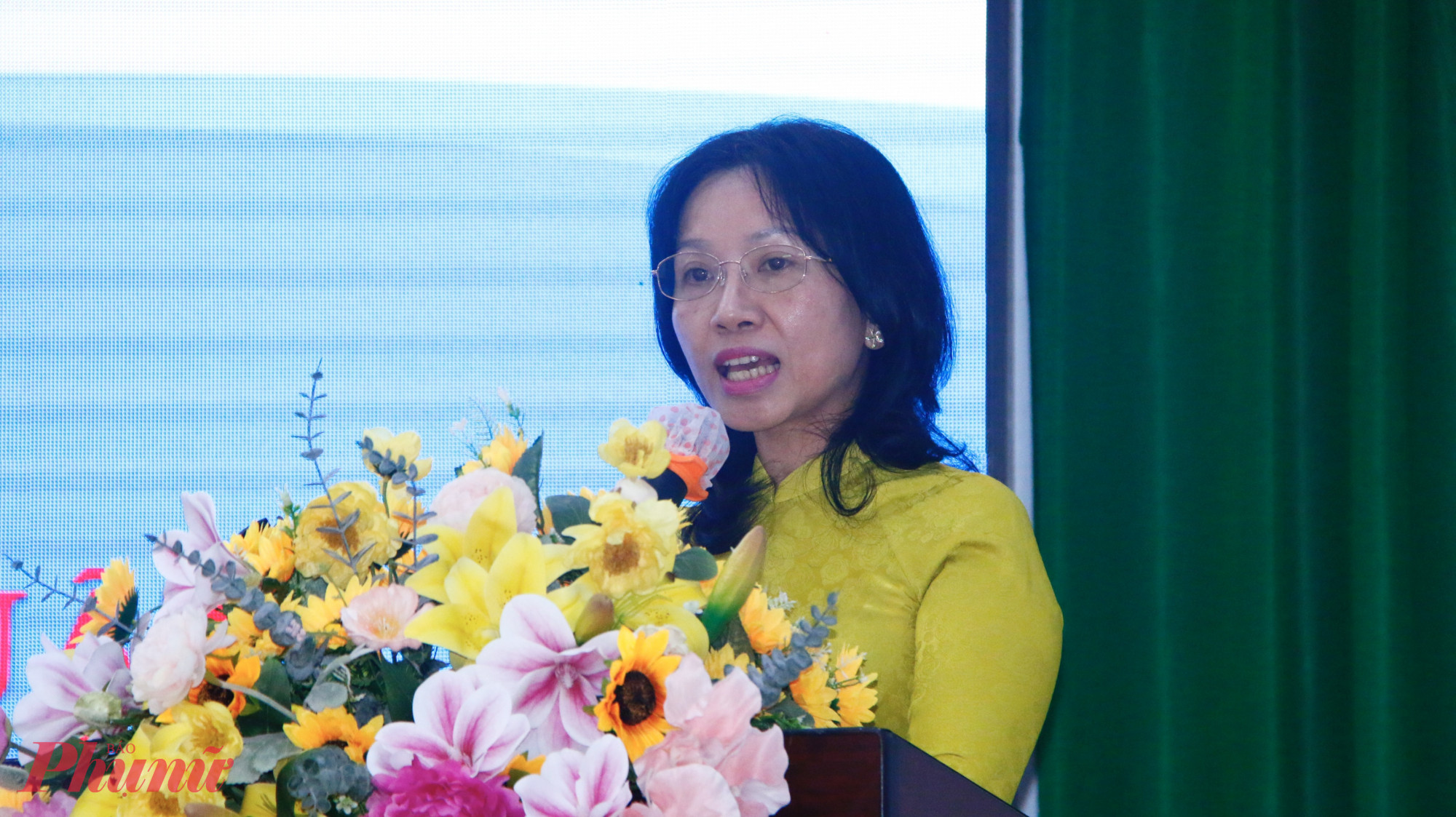 Bà Huỳnh Thị Thúy Phương – Phó chủ tịch Hội LHPN TPHCM - phát biểu khai mạc hội nghị
