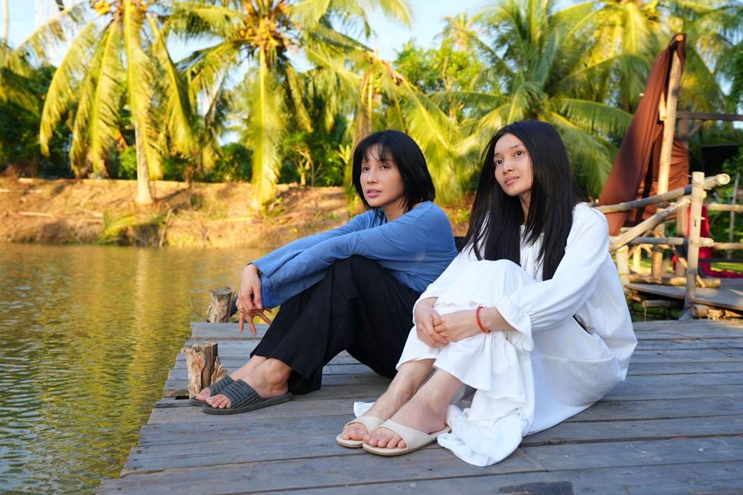 Khả Như có mặt động viên đàn em Ngọc Hương thực hiện cảnh quay kinh dị nặng đô