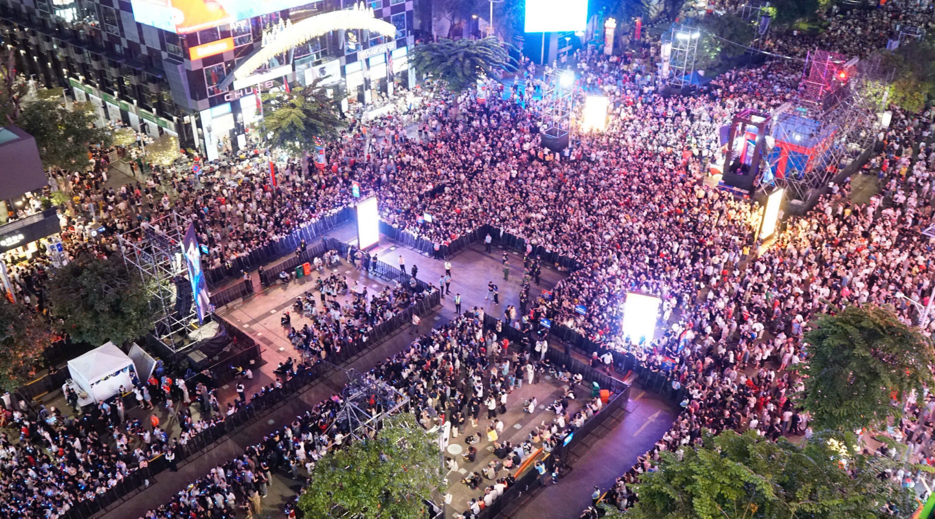 Đêm nhạc Anh trai say hi thu hút hàng chục ngàn khán giả mỗi đêm diễn - Nguồn ảnh: BTC Đêm nhạc Anh trai say hi thu hút hàng chục ngàn khán giả mỗi đêm diễn - Nguồn ảnh: BTC