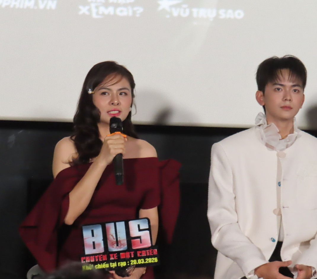 Vân Trang cho biết mình vào vai cô giáo dạy Văn trong phim