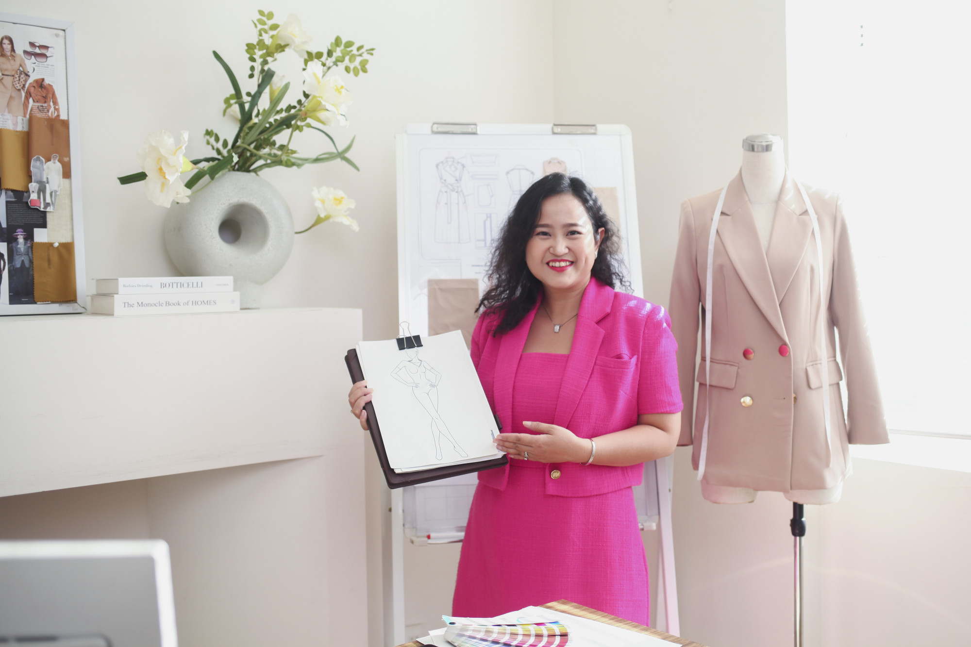 Mong bạn hãy tự là nhân vật chính trong câu chuyện đời mình, sống một cuộc đời thật đẹp, và luôn đủ can đảm để viết lại những chương chưa làm mình hạnh phúc. Ảnh tác giả cung cấp.