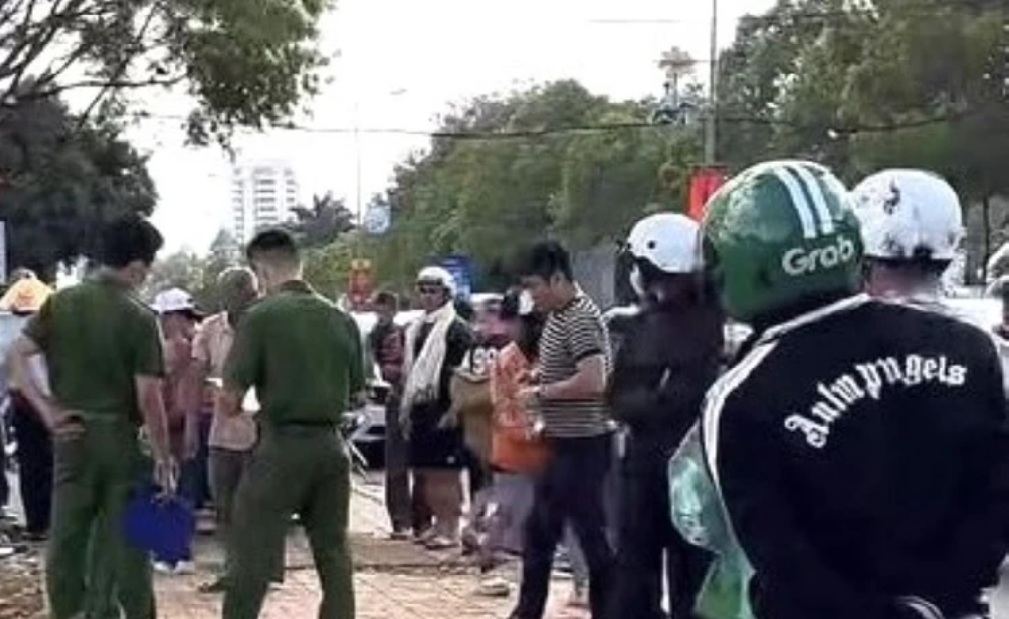 Khu vực phát hiện thi thể trẻ sơ sinh - ảnh: T.A.