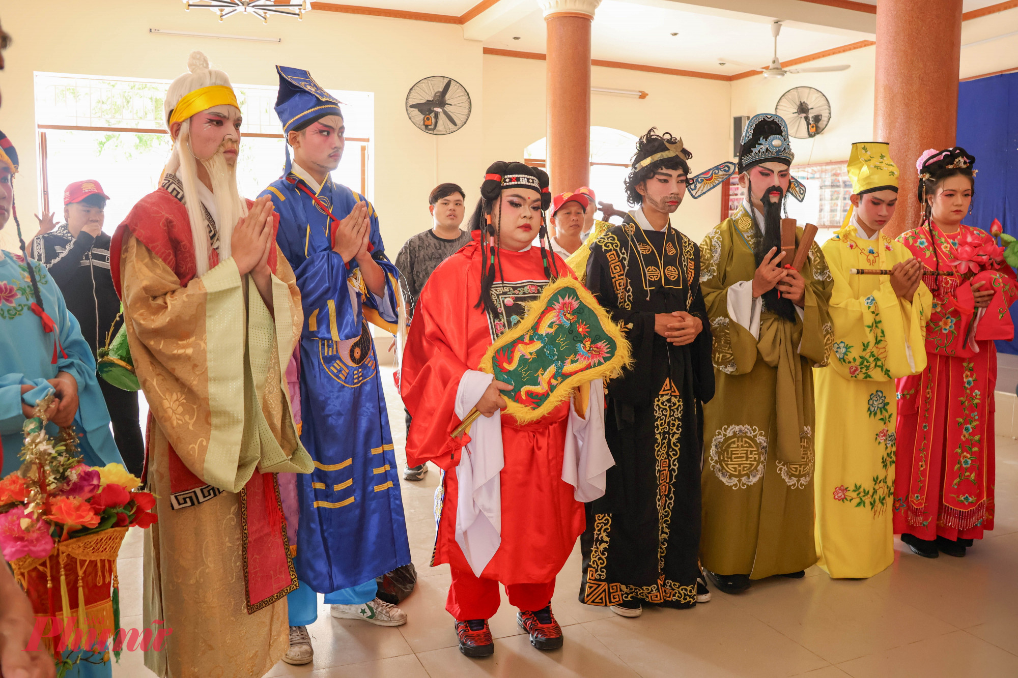  Đối với các thành viên trong đoàn múa rồng Long Phúc Kiến, nhiệm vụ hóa thân thành Bát Tiên và đi cà kheo trong mỗi dịp lễ tết của đất nước nói chung và cộng đồng người Hoa nói riêng luôn là “sợi dây liên kết” cho văn hóa giao thoa.