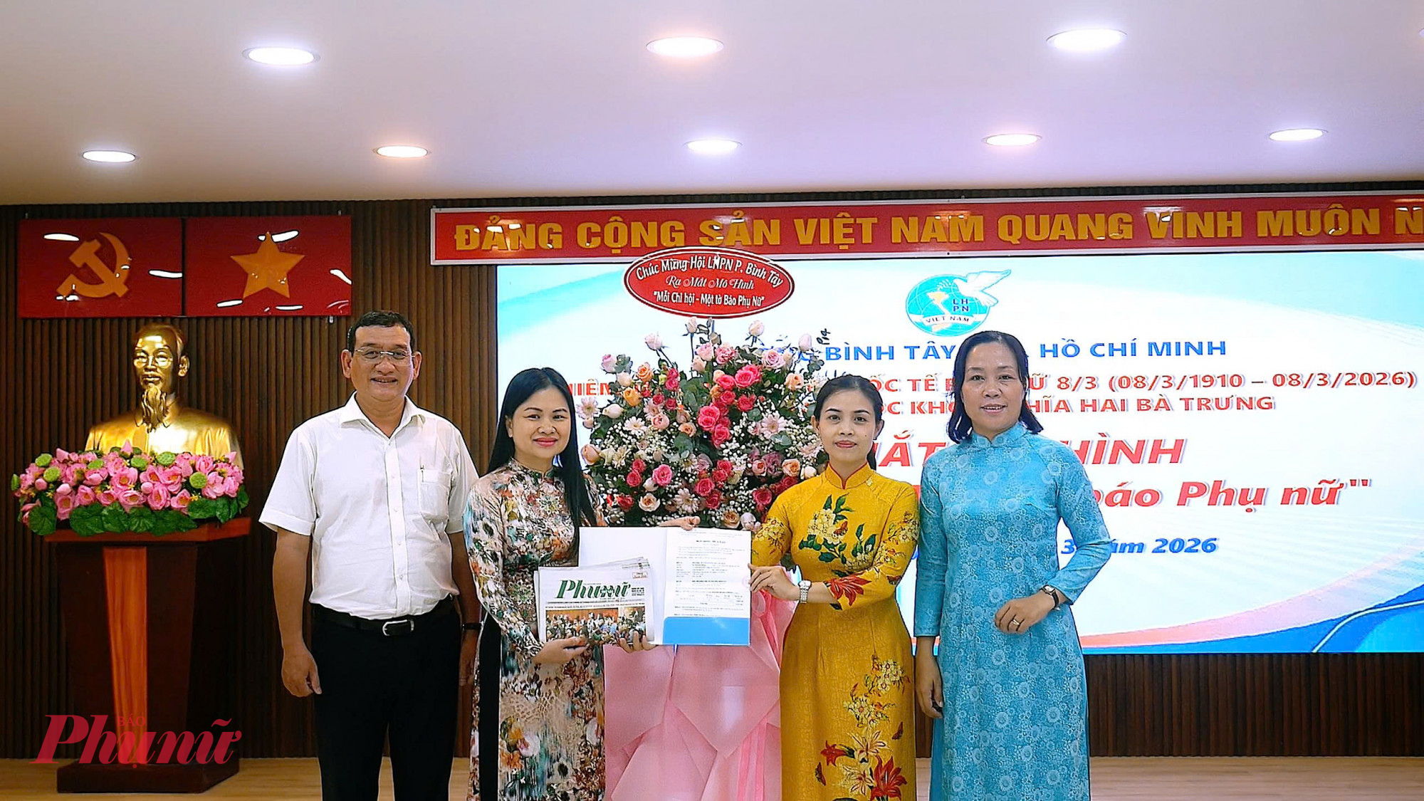 Hội LHPN phường Bình Tây phối hộp cùng Báo Phụ nữ TPHCM tổ chức ra mắt mô hình “Mỗi Chi hội - 1 tờ Báo Phụ nữ”